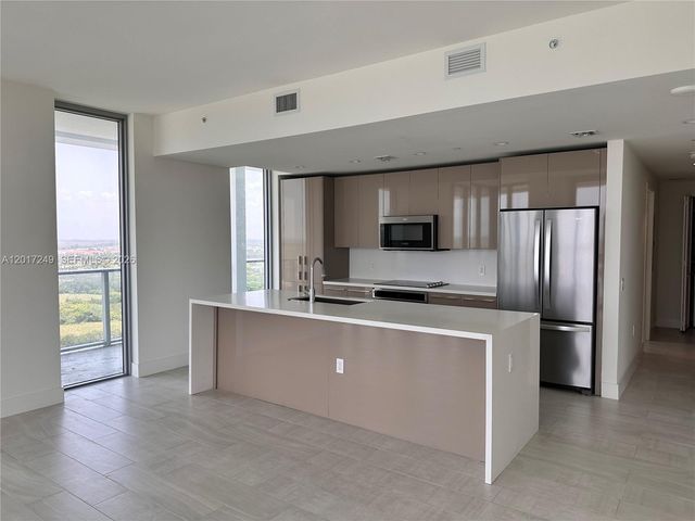 2000 Metropica Way 2003, Sunrise, FL 33323