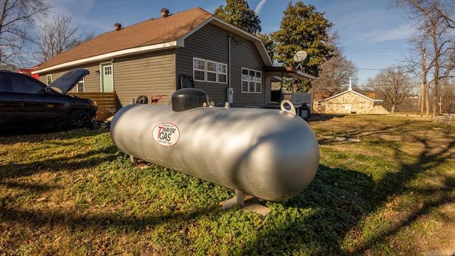 720 Archer Avenue, Mammoth Spring, AR 72554