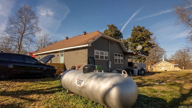 720 Archer Avenue, Mammoth Spring, AR 72554