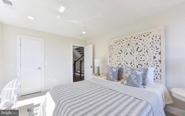 2815 24TH RD S, Arlington, VA 22206