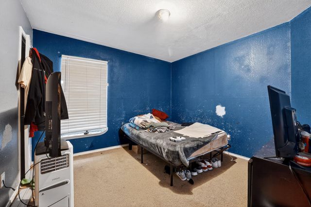 101 Soapstone DR, Jarrell, TX 76537