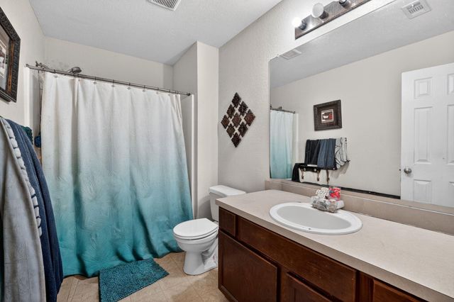 101 Soapstone DR, Jarrell, TX 76537