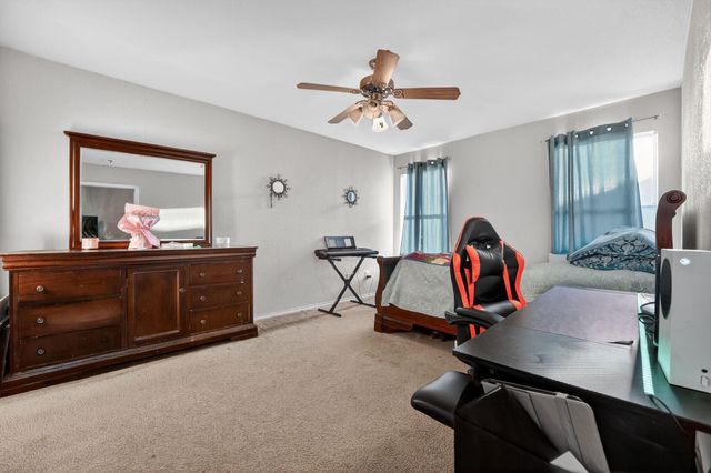 101 Soapstone DR, Jarrell, TX 76537