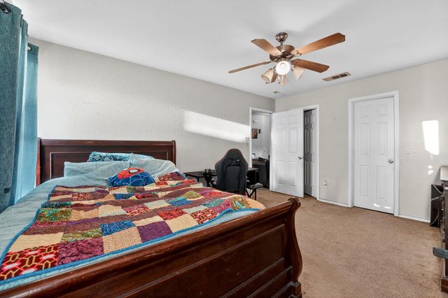 101 Soapstone DR, Jarrell, TX 76537