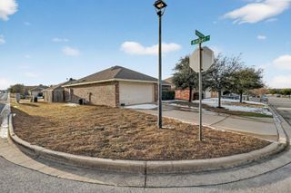 101 Soapstone DR, Jarrell, TX 76537