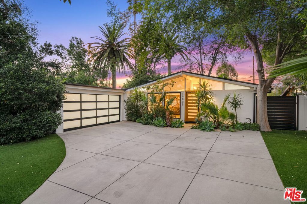 19805 Hamlin Street, Woodland Hills, CA 91367 — exterior
