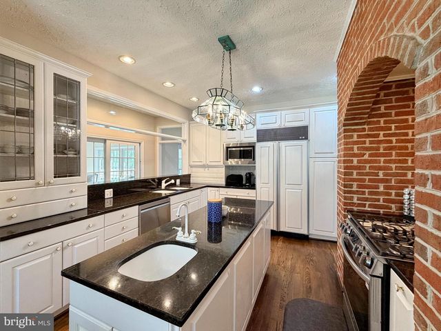 15119 BEACON HILL CIR, Issue, MD 20645