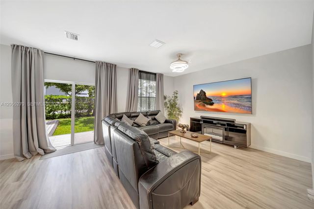 1361 SE 27th Ter, Homestead, FL 33035