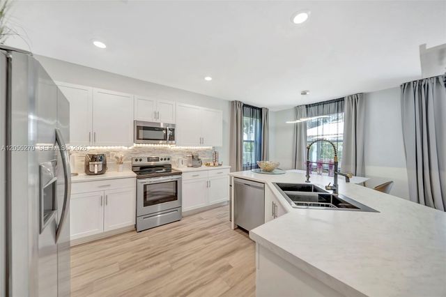 1361 SE 27th Ter, Homestead, FL 33035