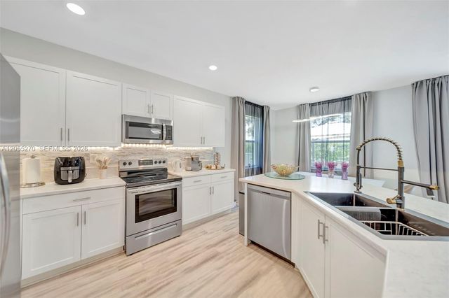 1361 SE 27th Ter, Homestead, FL 33035