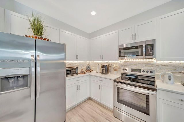 1361 SE 27th Ter, Homestead, FL 33035