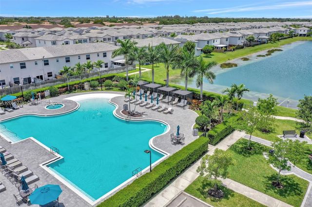 1361 SE 27th Ter, Homestead, FL 33035