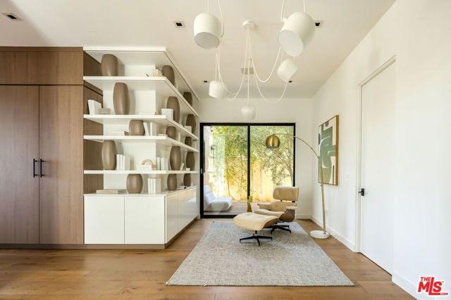 816 Glenmere Way, Los Angeles, CA 90049