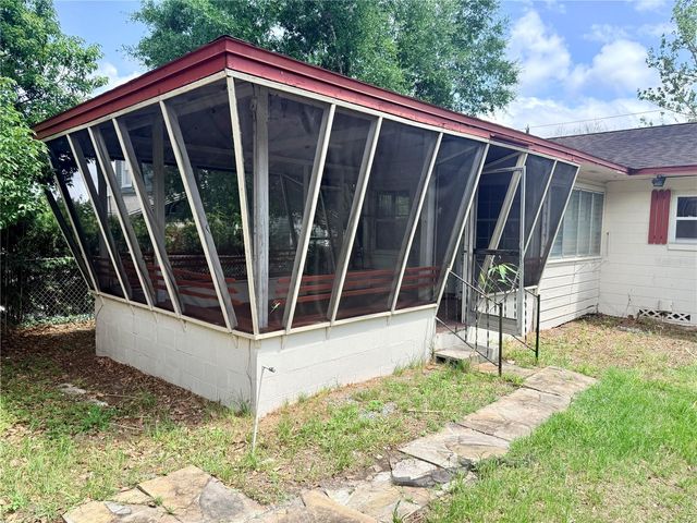 437 W WISCONSIN AVENUE, Deland, FL 32720