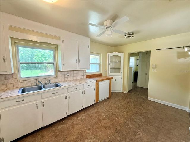 437 W WISCONSIN AVENUE, Deland, FL 32720