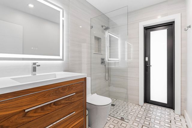 1250 NE 27th Terrace, Pompano Beach, FL 33062