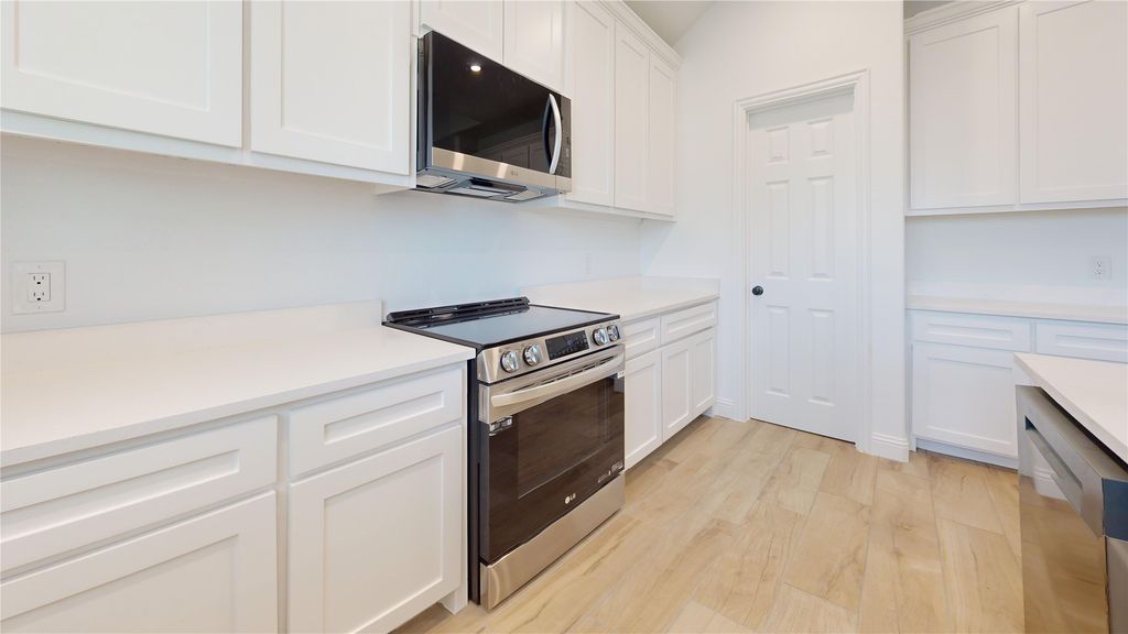 338 S 3rd Street, Jacksboro, TX 76458