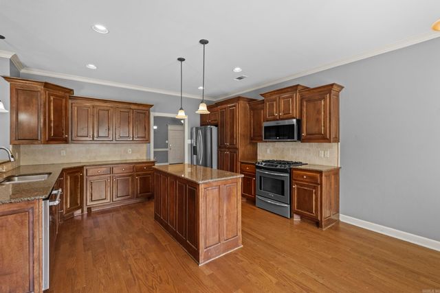 109 Summit Drive, Maumelle, AR 72113