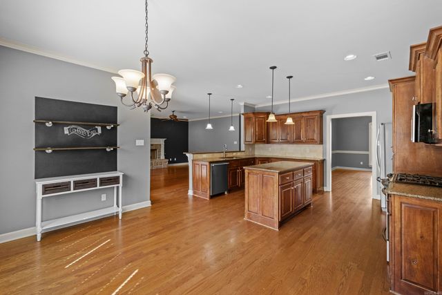 109 Summit Drive, Maumelle, AR 72113