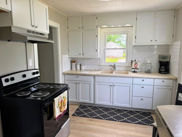 5814 N Fares Avenue, Evansville, IN 47711