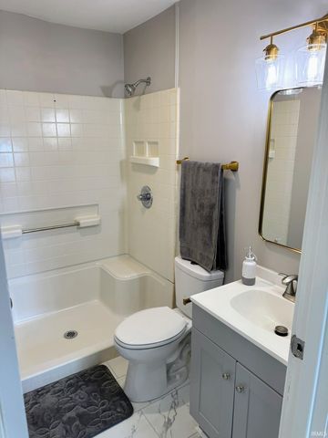 5814 N Fares Avenue, Evansville, IN 47711