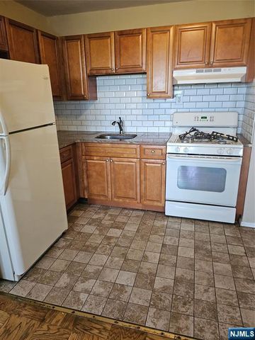 39 E 39th 8G, Paterson, NJ 07514