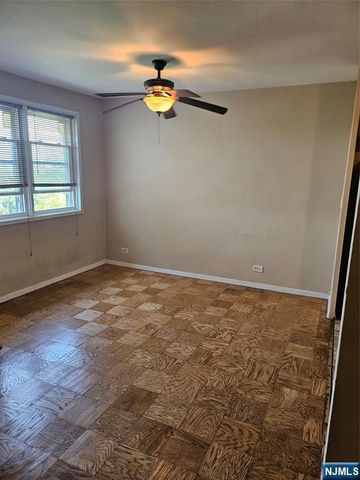 39 E 39th 8G, Paterson, NJ 07514