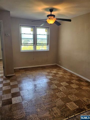 39 E 39th 8G, Paterson, NJ 07514