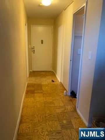 39 E 39th 8G, Paterson, NJ 07514