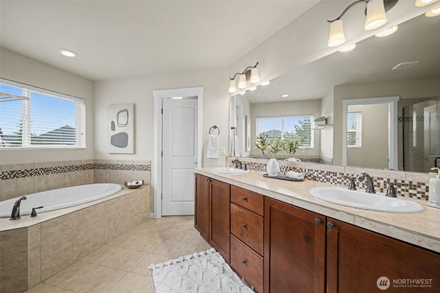 34117 SE Ash Street, Snoqualmie, WA 98065