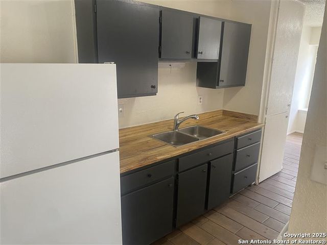 9615 Vale, San Antonio, TX 78245