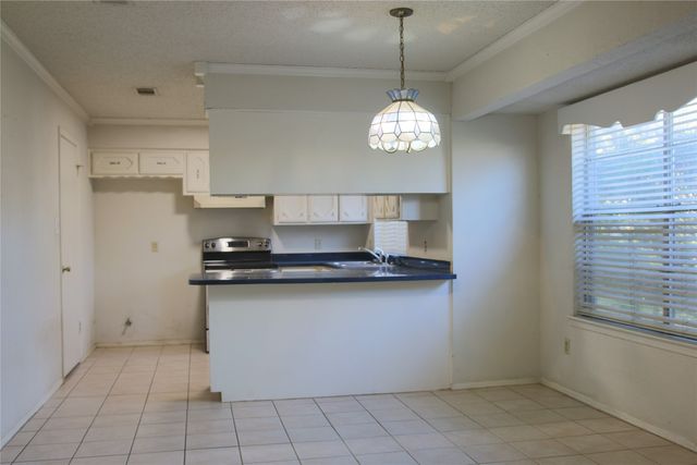 902 Rockwall Drive, Euless, TX 76039