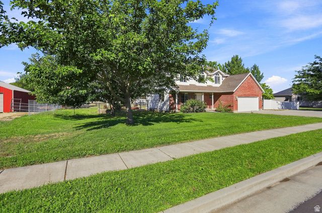 3207 N PELICAN DR, Farr West, UT 84404