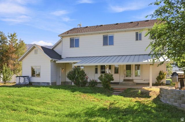 3207 N PELICAN DR, Farr West, UT 84404