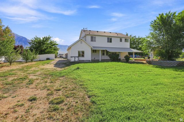 3207 N PELICAN DR, Farr West, UT 84404