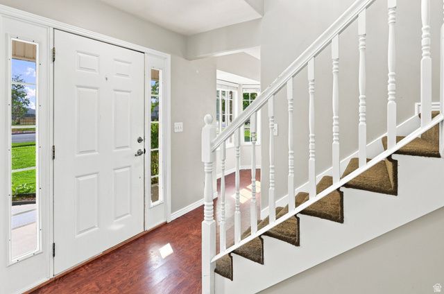 3207 N PELICAN DR, Farr West, UT 84404