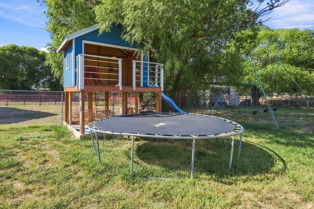 3207 N PELICAN DR, Farr West, UT 84404