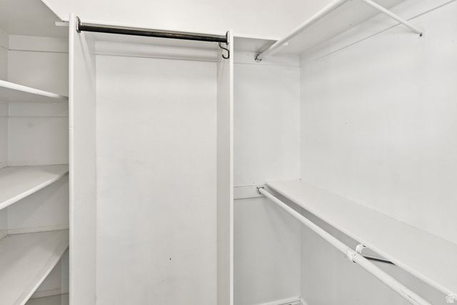 3207 N PELICAN DR, Farr West, UT 84404