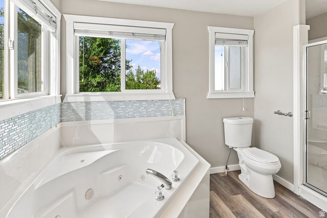 3207 N PELICAN DR, Farr West, UT 84404