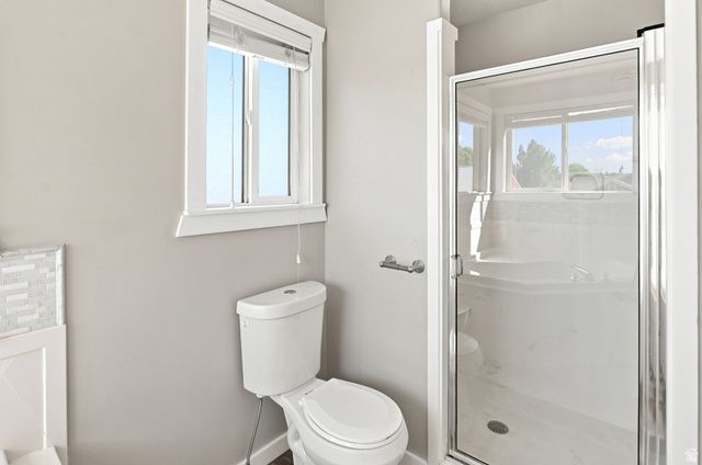 3207 N PELICAN DR, Farr West, UT 84404
