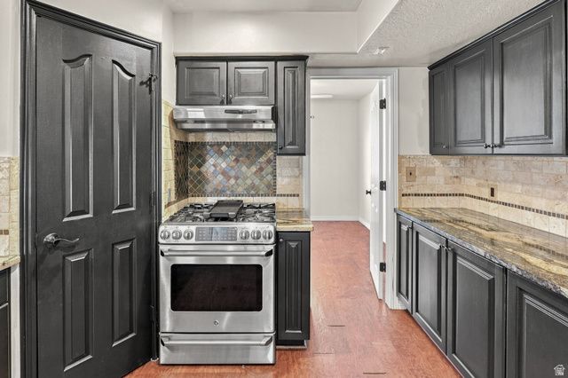 3207 N PELICAN DR, Farr West, UT 84404