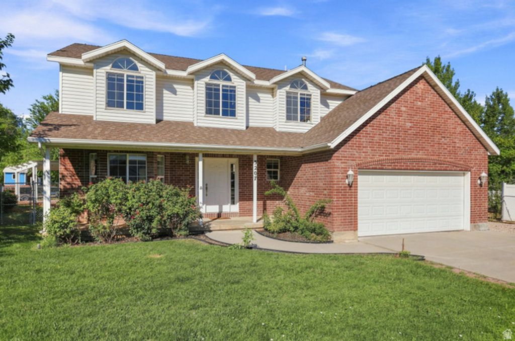 3207 N PELICAN DR, Farr West, UT 84404