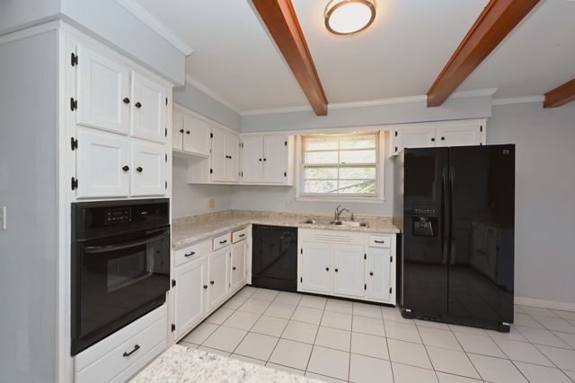 140 Roberta Dr, Hendersonville, TN 37075