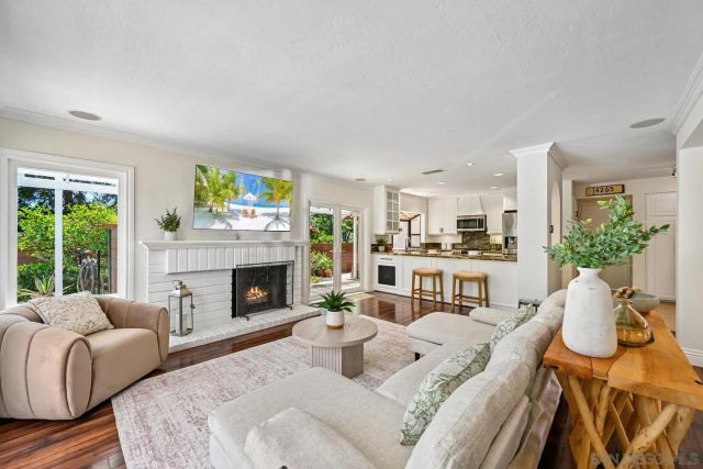 14265 Manzella, San Diego, CA 92129