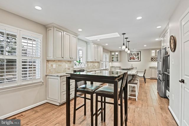 5200 HONEYSUCKLE CT, Centreville, VA 20120