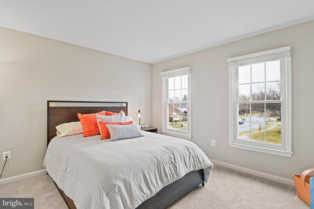 5200 HONEYSUCKLE CT, Centreville, VA 20120