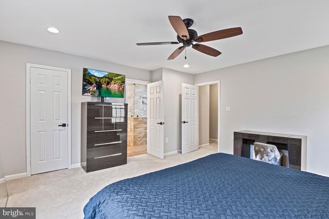 5200 HONEYSUCKLE CT, Centreville, VA 20120