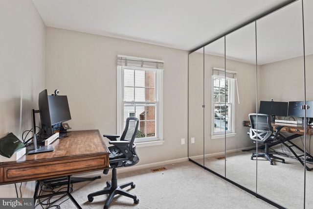 5200 HONEYSUCKLE CT, Centreville, VA 20120