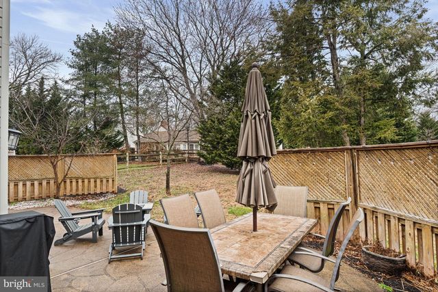 5200 HONEYSUCKLE CT, Centreville, VA 20120