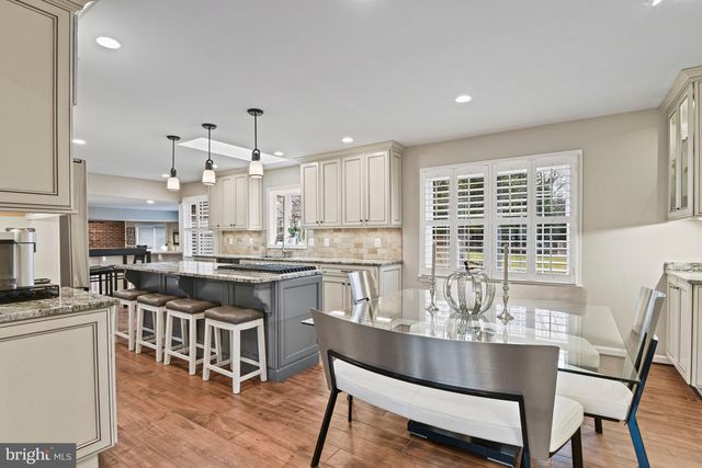 5200 HONEYSUCKLE CT, Centreville, VA 20120